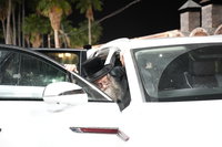 הגה"צ רבי יצחק לאזער בקברי צדיקים