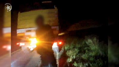 נהג על המשאית בשכרות בכביש 6 ולצידו בקבוקי בירה זרוקים | צפו במעצר