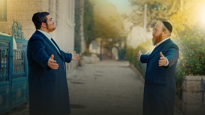 הזמר שרוליק רוט מארח את אביו בקליפ מרגש: "לב אבות"