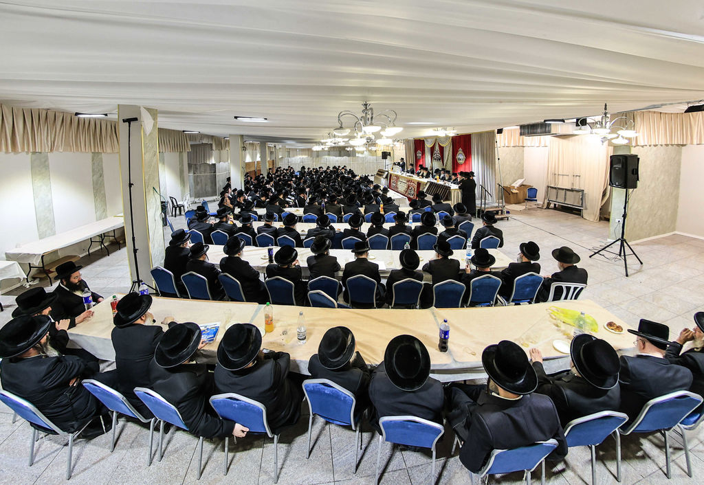 חלוקת פרסים בישיבת ויז'ניץ