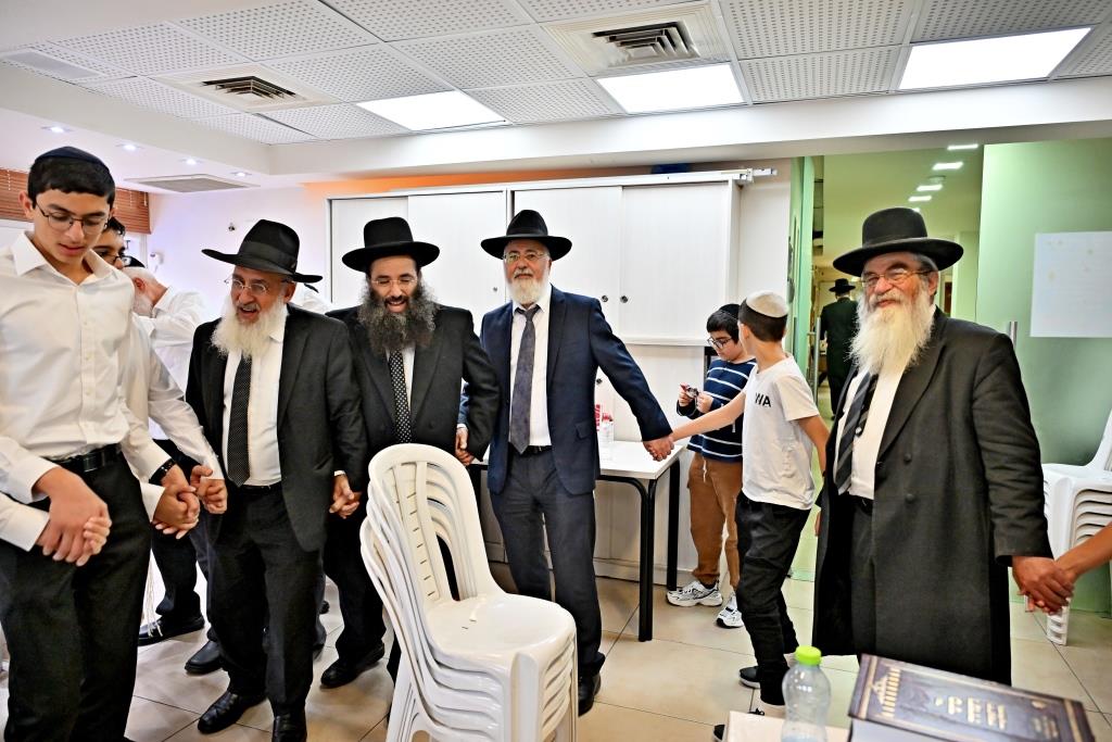 ילדי שובו בבחינה אצל רבני אשדוד