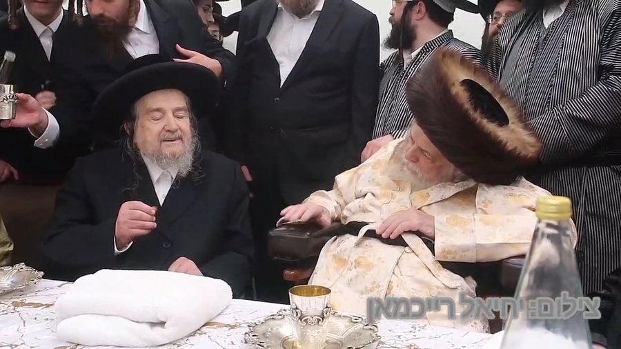 הגה"צ רבי יעקב מאיר שכטר בברית אצל האדמו"ר מתולדות אברהם יצחק