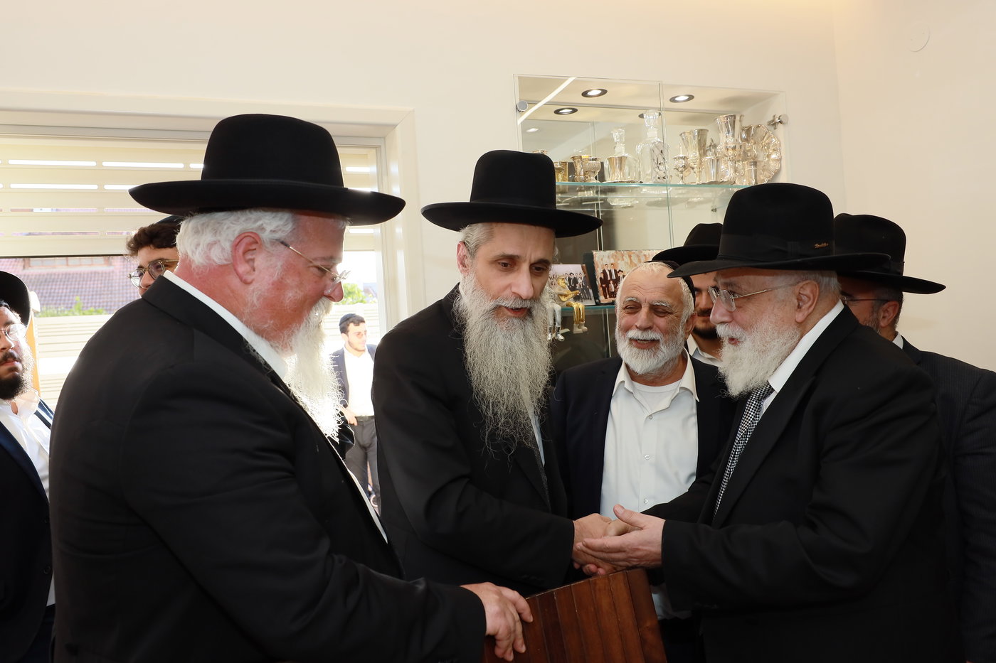 הכנסת ספר תורה לישיבת "באר התלמוד - חזון יחזקאל"