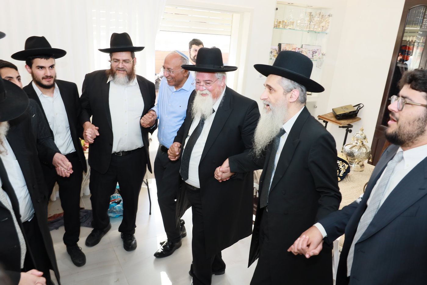 הכנסת ספר תורה לישיבת "באר התלמוד - חזון יחזקאל"