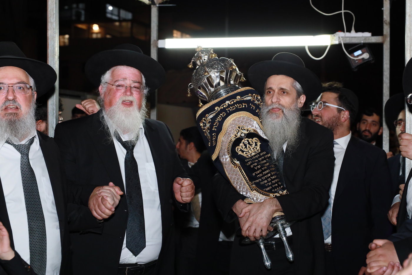 הכנסת ספר תורה לישיבת "באר התלמוד - חזון יחזקאל"