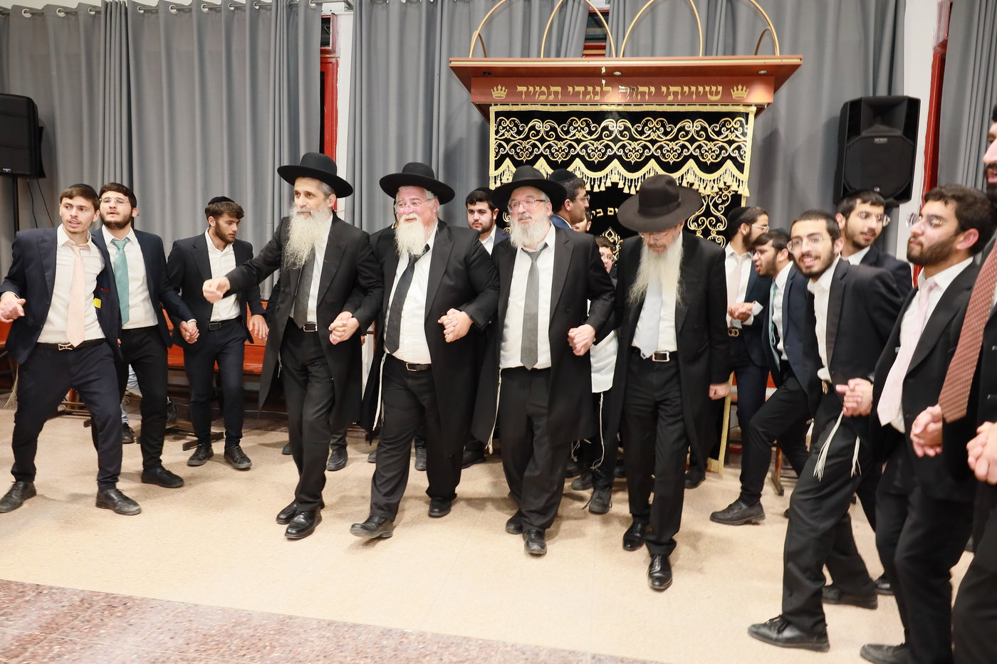 הכנסת ספר תורה לישיבת "באר התלמוד - חזון יחזקאל"