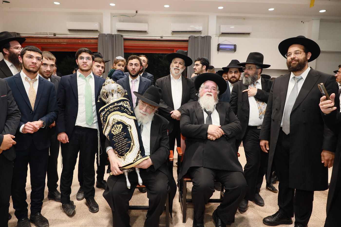 הכנסת ספר תורה לישיבת "באר התלמוד - חזון יחזקאל"