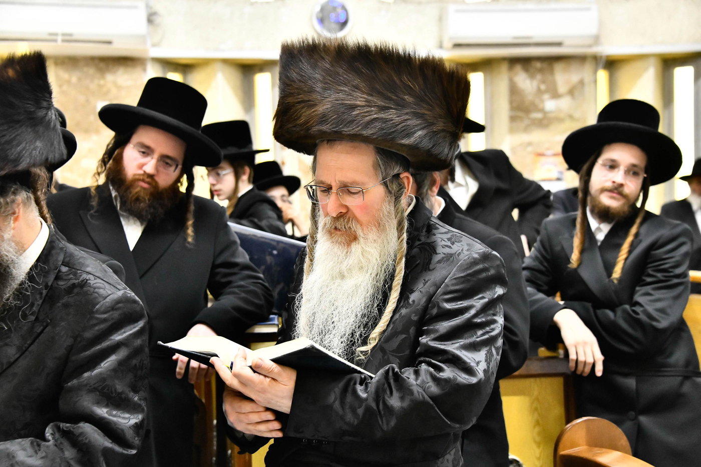 שמחת הברית בחצרות קומרנא - נדבורנה