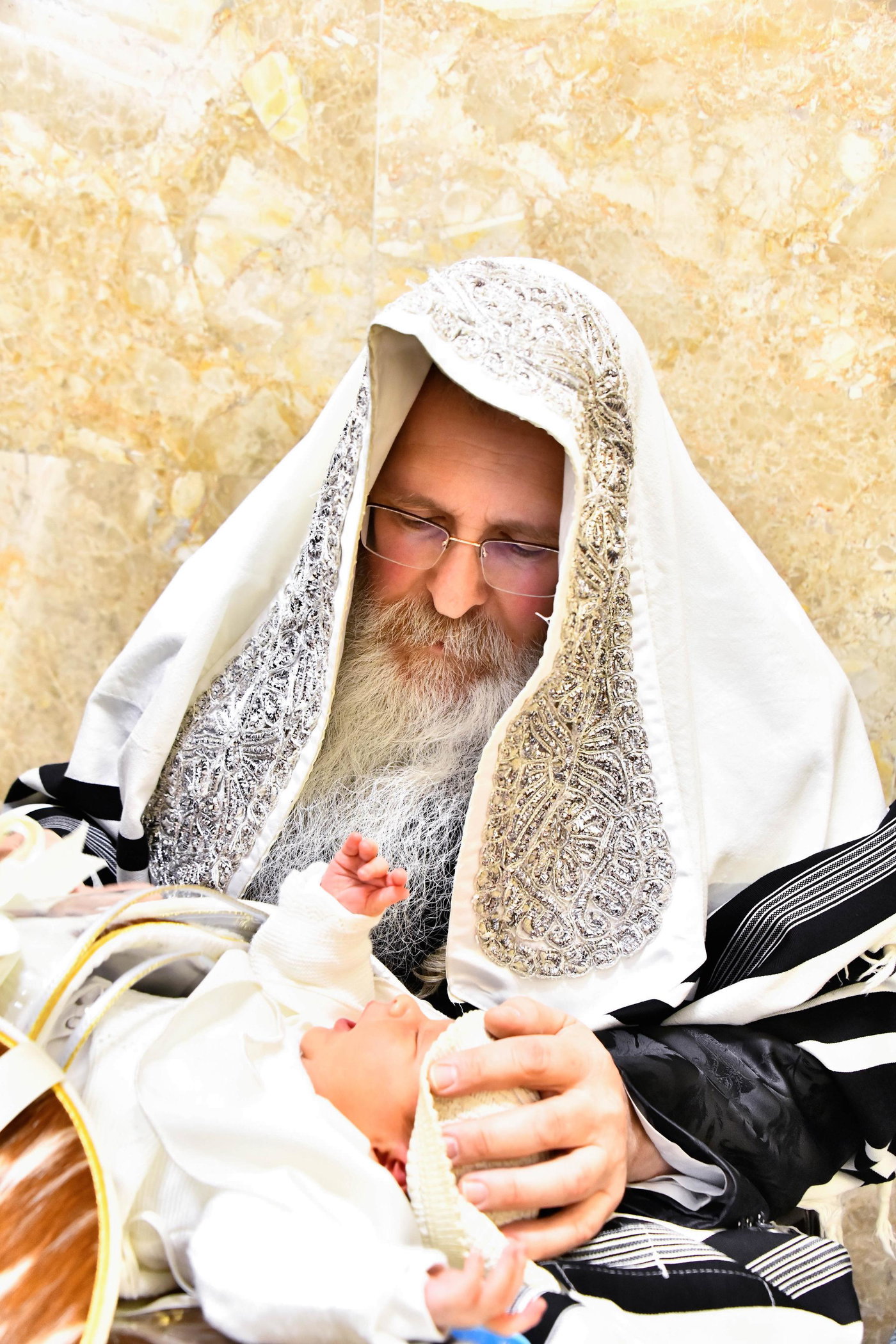 שמחת הברית בחצרות קומרנא - נדבורנה