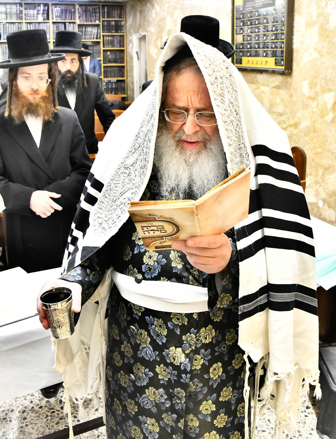 שמחת הברית בחצרות קומרנא - נדבורנה