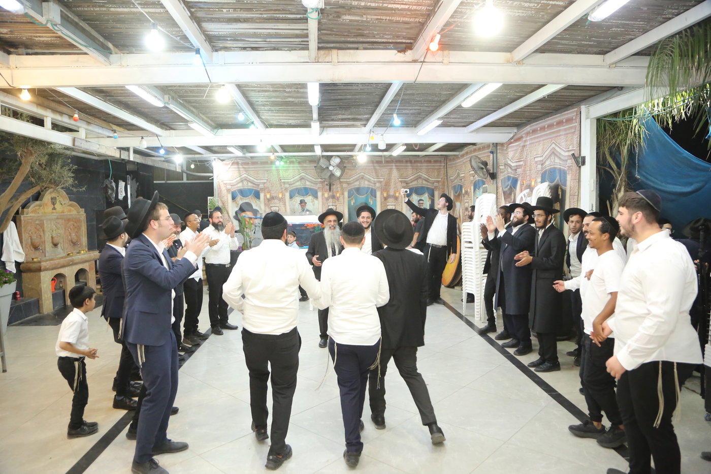 קבלת הפנים לבחורי הישיבה שנעצרו ב"עוון" לימוד תורה