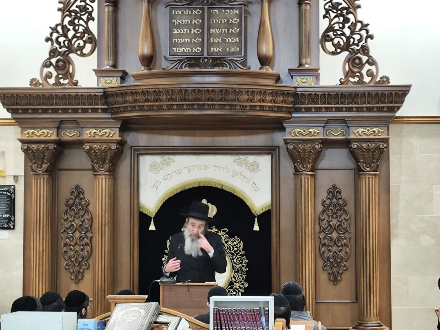 הגה"צ רבי בנימין פינקל בישיבת לב אליהו