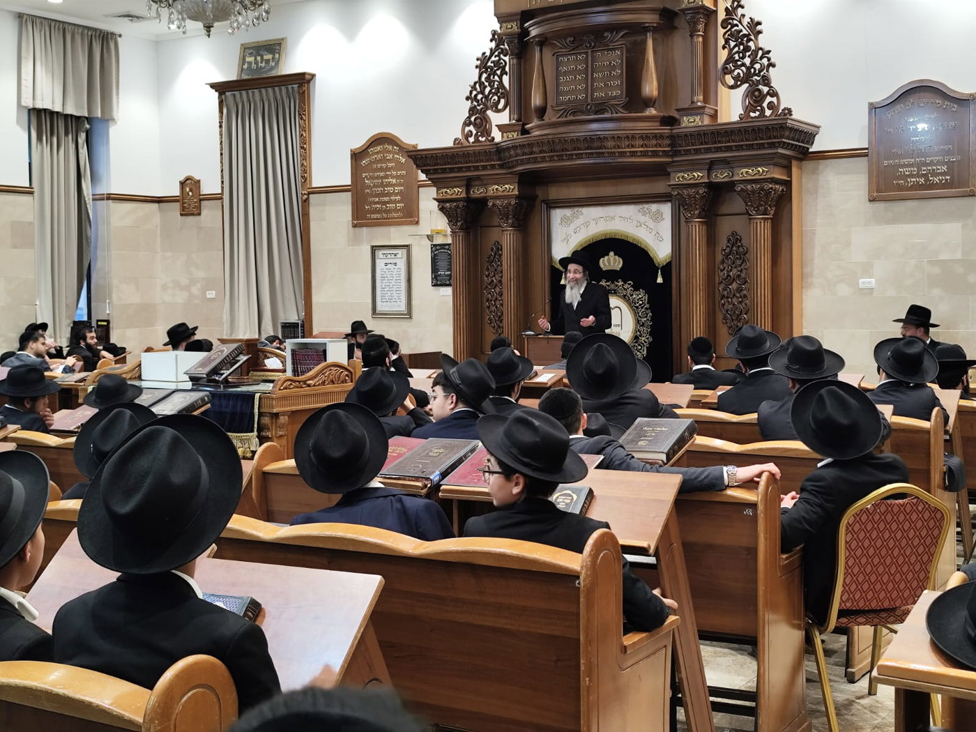 הגה"צ רבי בנימין פינקל בישיבת לב אליהו