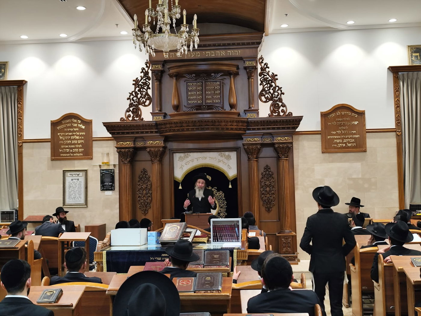 הגה"צ רבי בנימין פינקל בישיבת לב אליהו