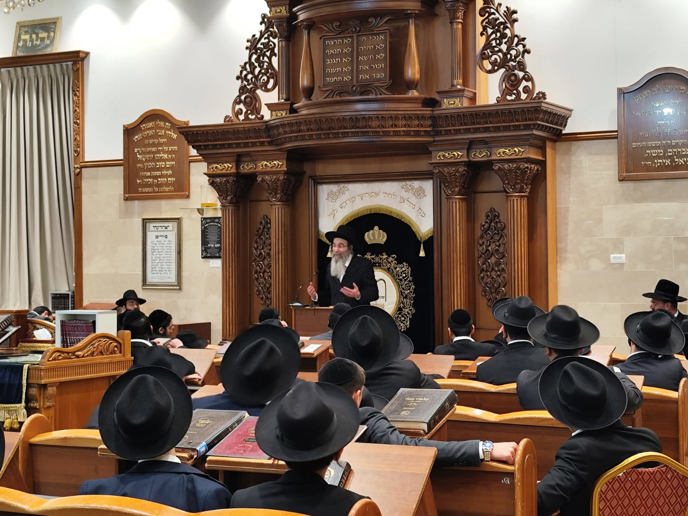 הגה"צ רבי בנימין פינקל בישיבת לב אליהו
