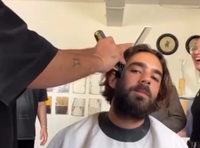 השחקן עומר חזן חוגג: "הסתפרתי אחרי 46 ימים לעומר, ישתבח שמו לעד"