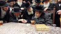 הגרמ"ה הירש בביקור אצל האדמו"ר מבעלזא