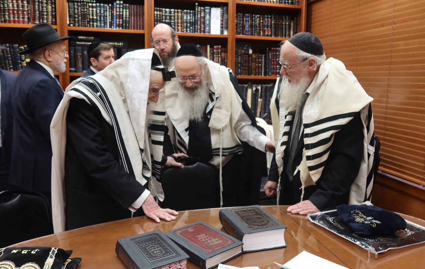 מסע הגר"ע אויערבאך בחו"ל