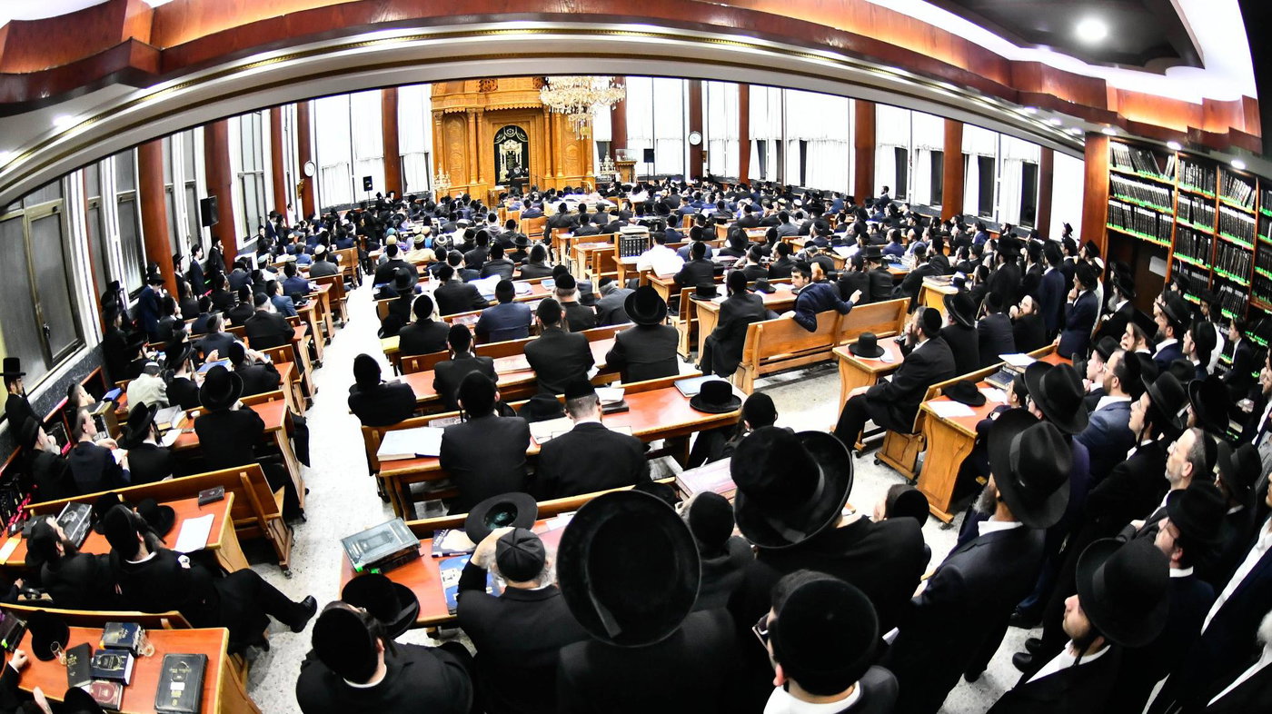 הגרצ"מ זילברברג בבני ברק