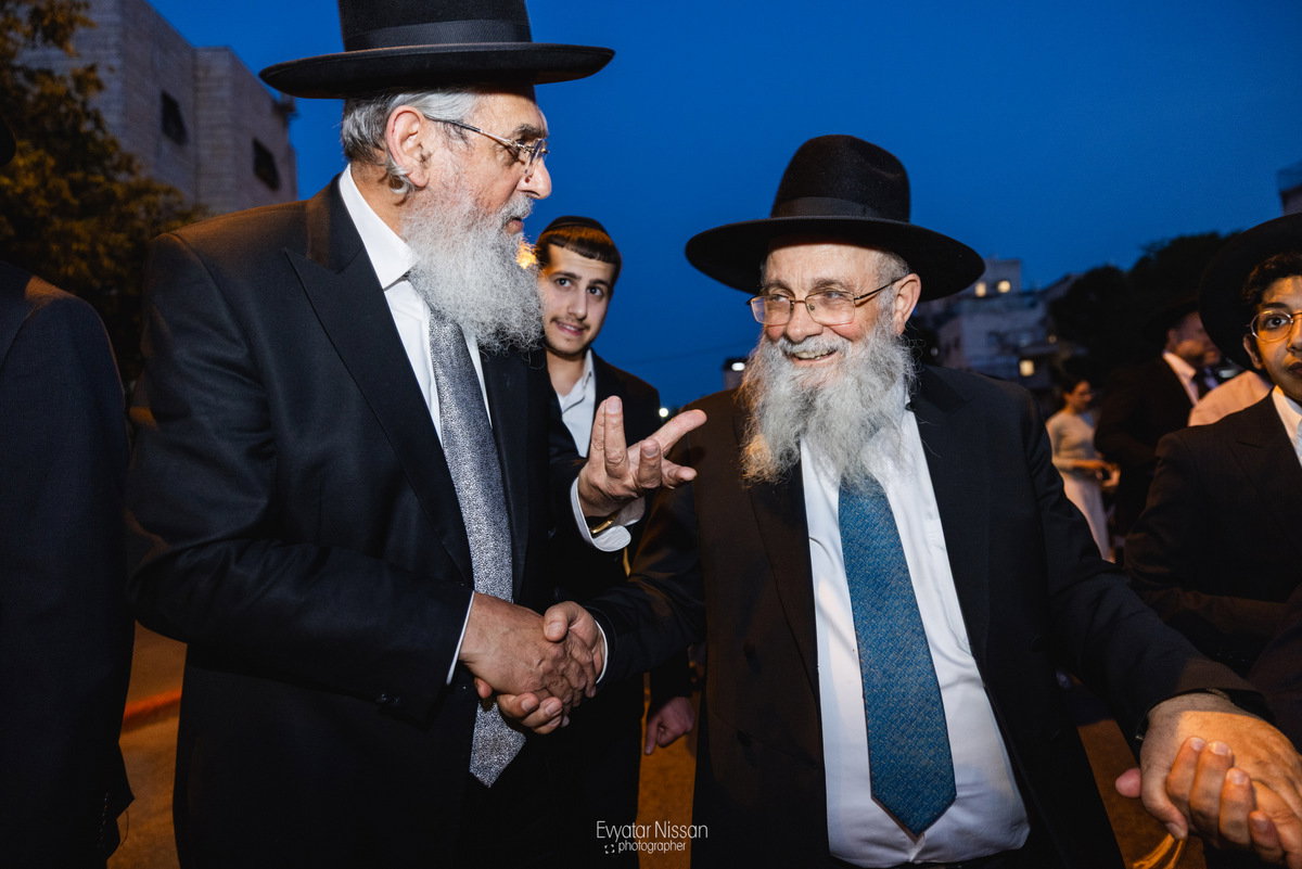 הכנסת ספר תורה לישיבת לבב חכמה