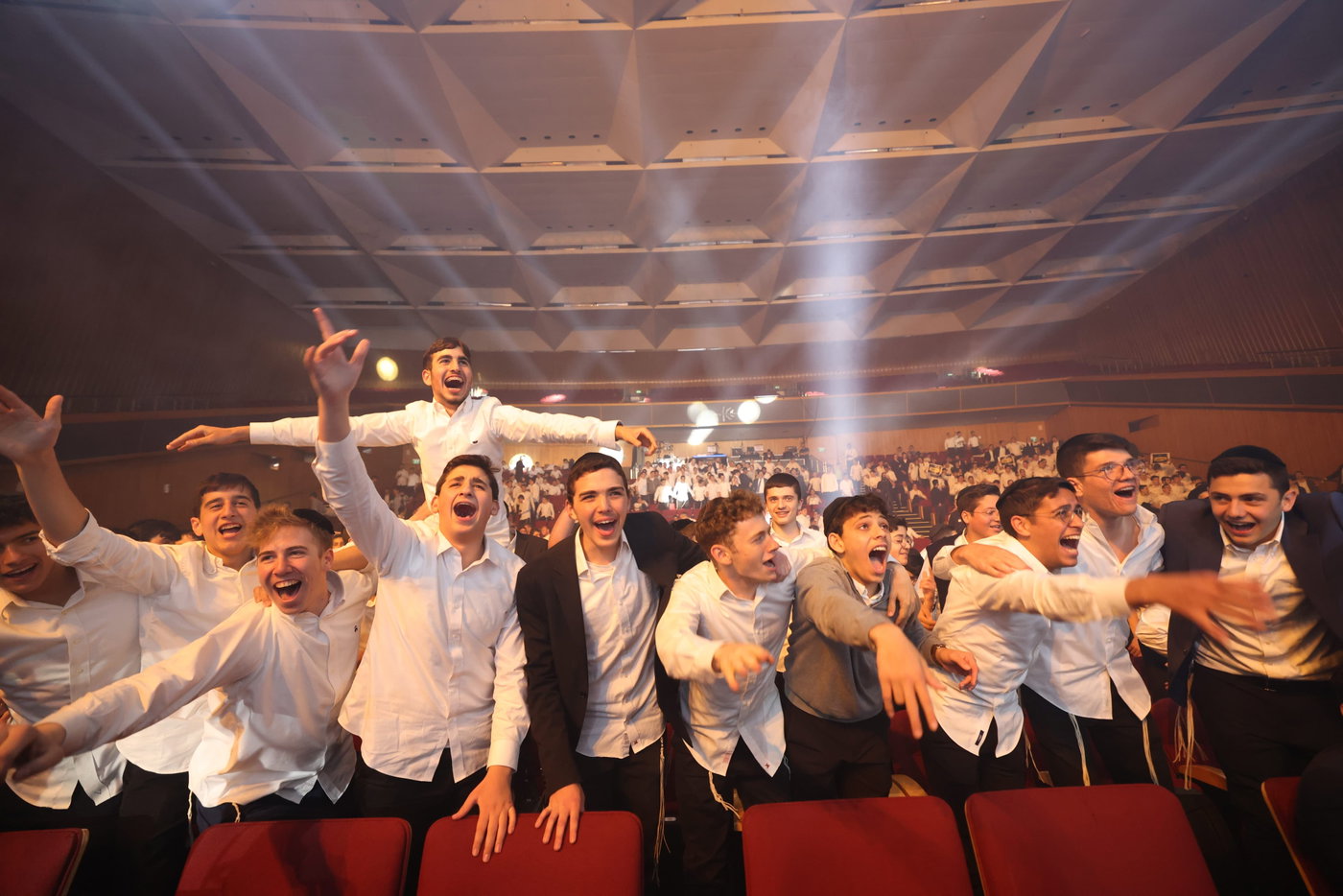 מעמד הסיומים ב'התקבצו'