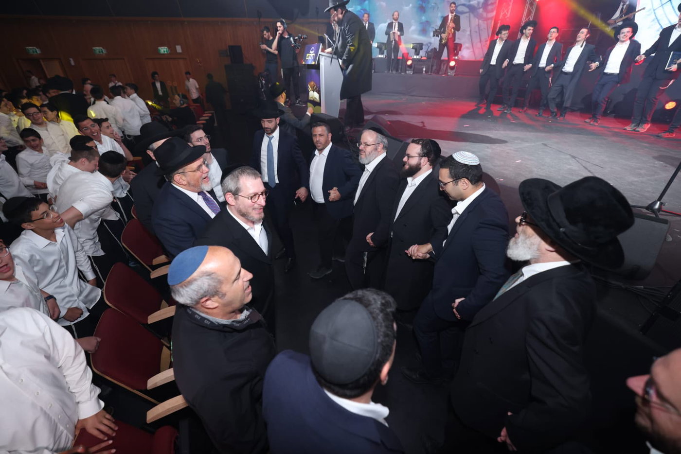 מעמד הסיומים ב'התקבצו'