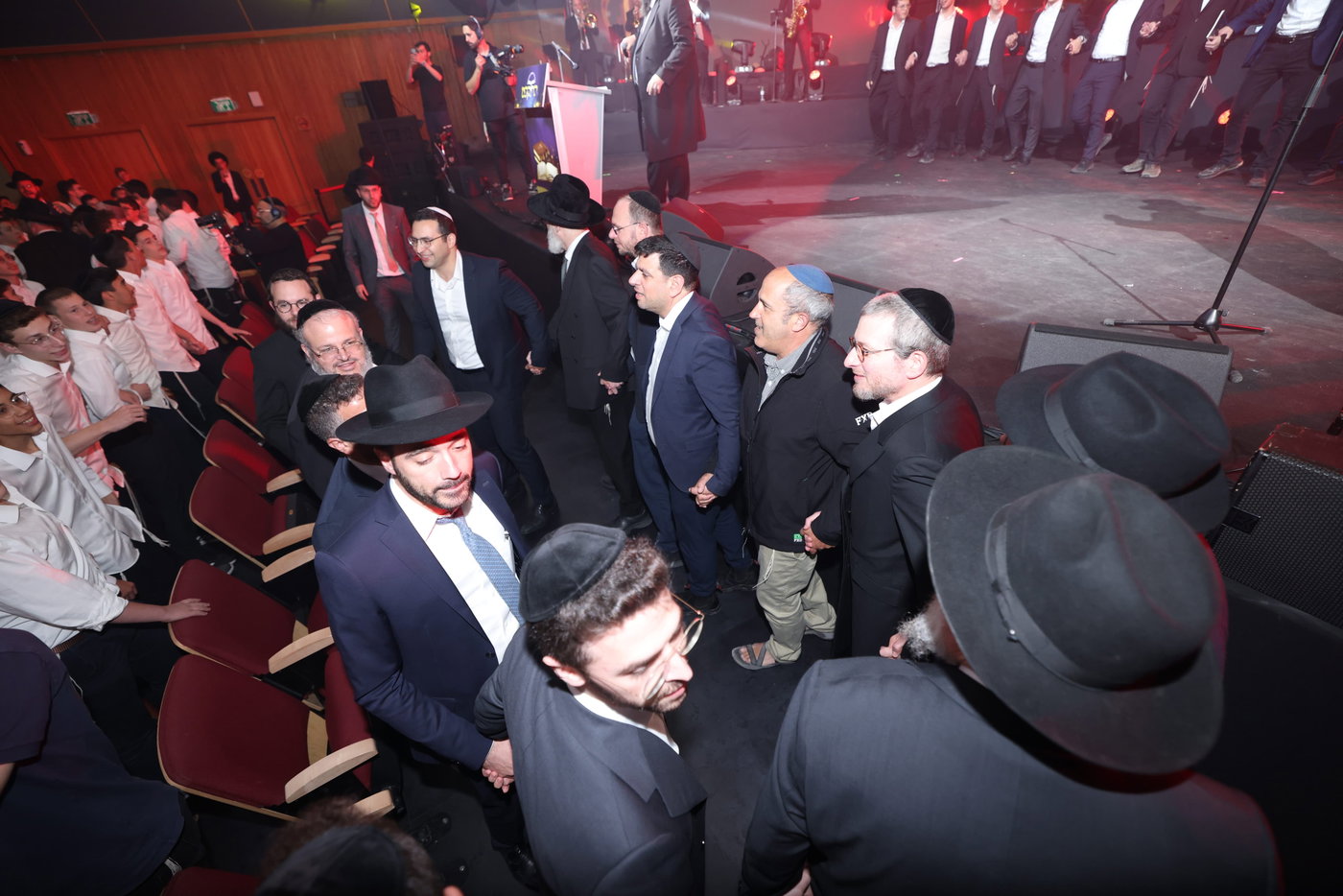 מעמד הסיומים ב'התקבצו'