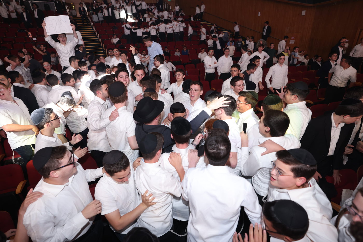 מעמד הסיומים ב'התקבצו'