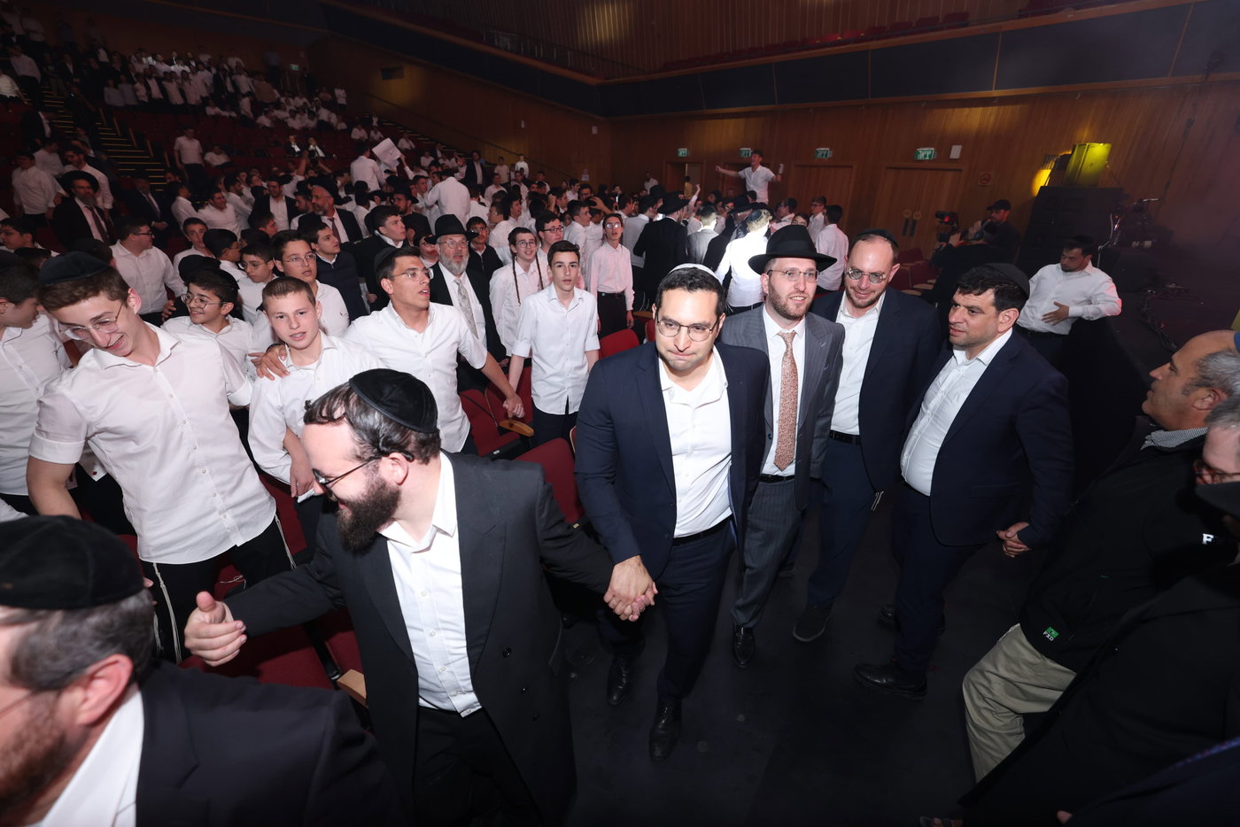 מעמד הסיומים ב'התקבצו'
