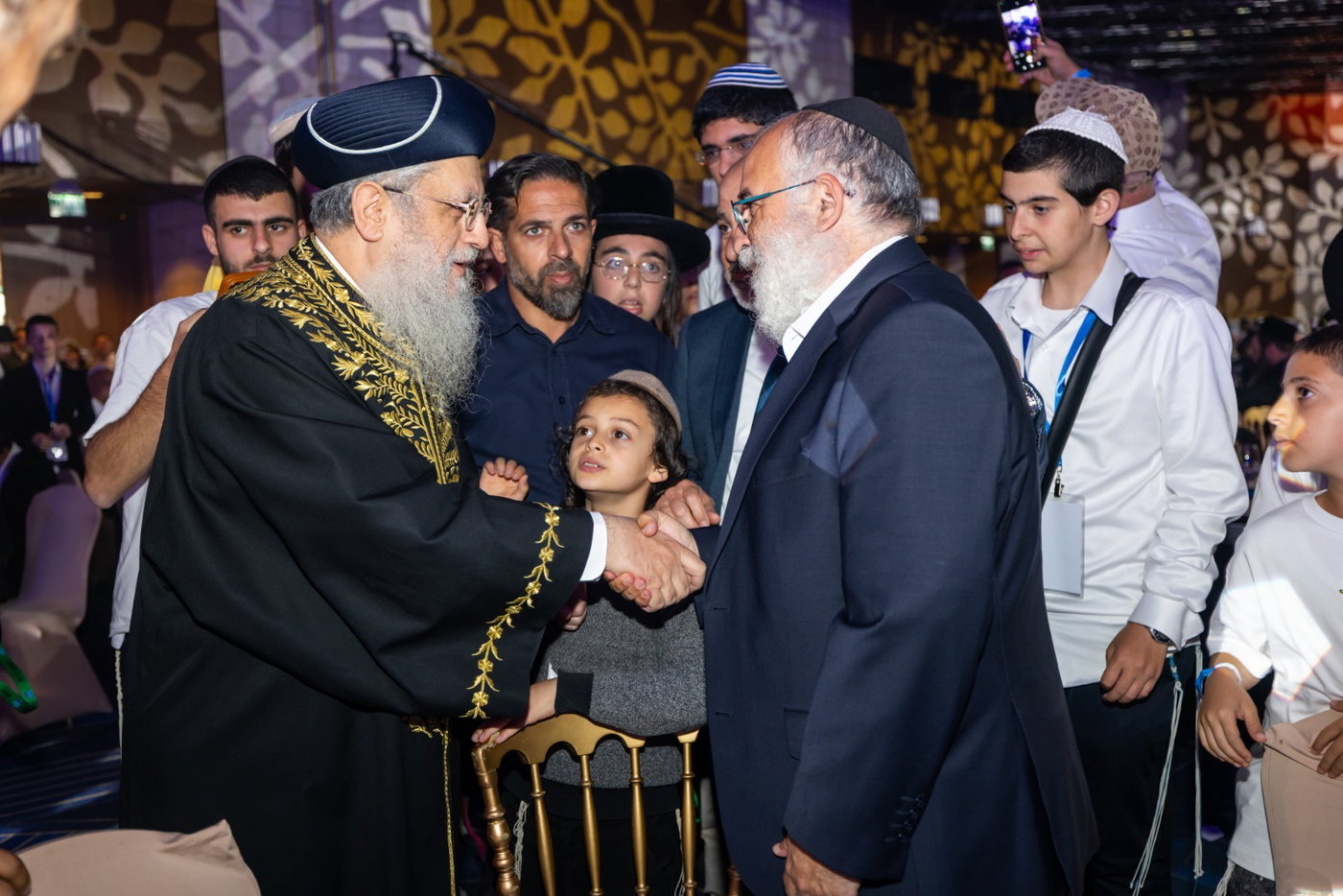 באיחור בגלל איראן: חגיגת בר מצווה מרגשת ל-125 יתומים מכל הארץ