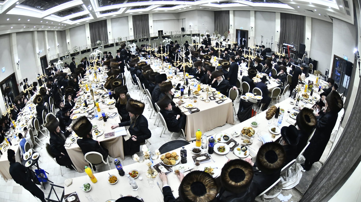 הכנסת ספר תורה לביהמ"ד סקולען בב"ב