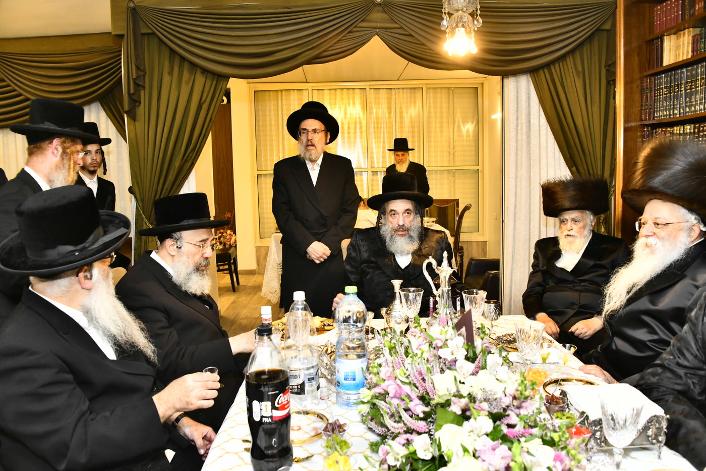 הכנסת ספר תורה לביהמ"ד סקולען בב"ב