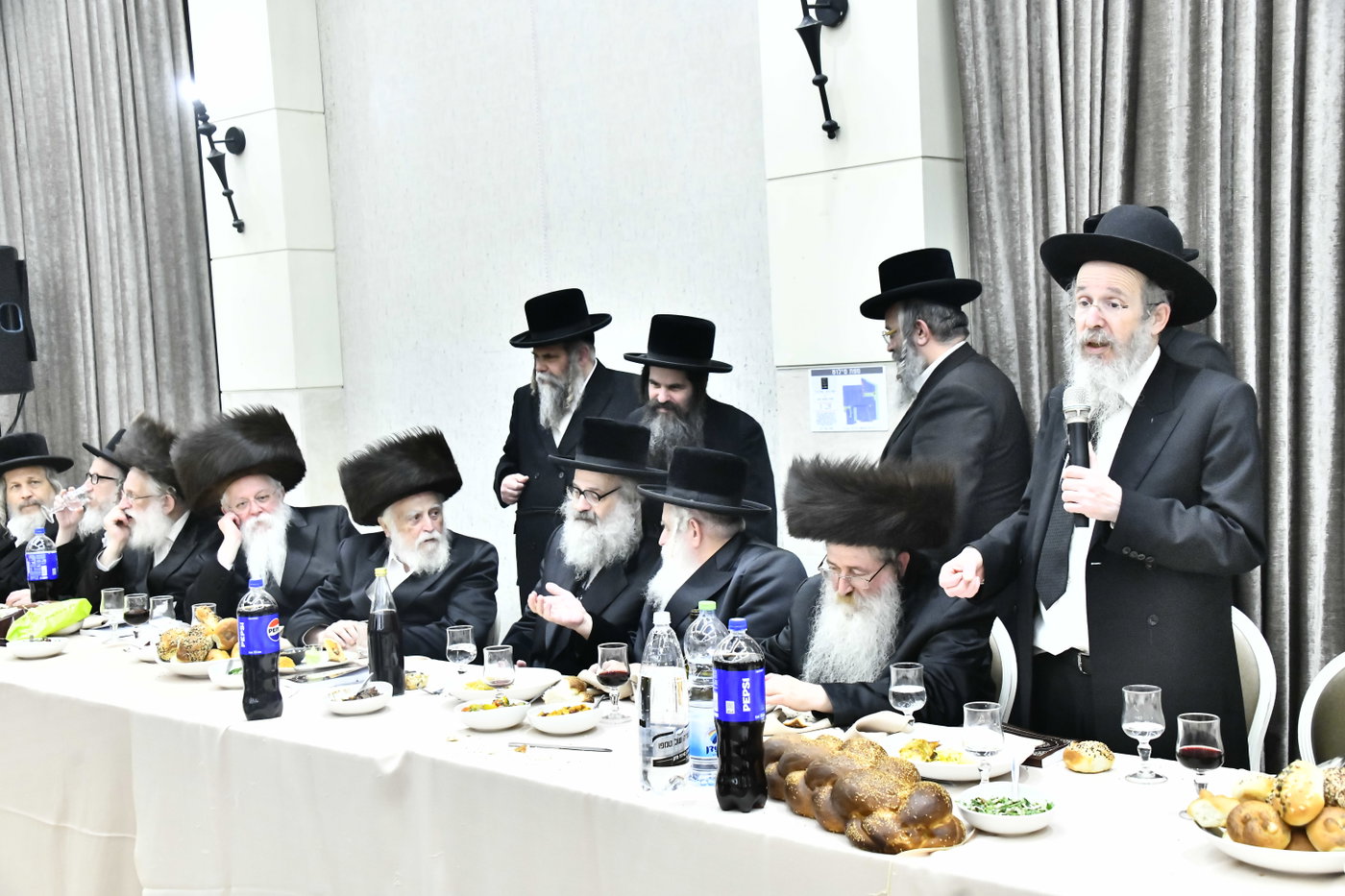 הכנסת ספר תורה לביהמ"ד סקולען בב"ב