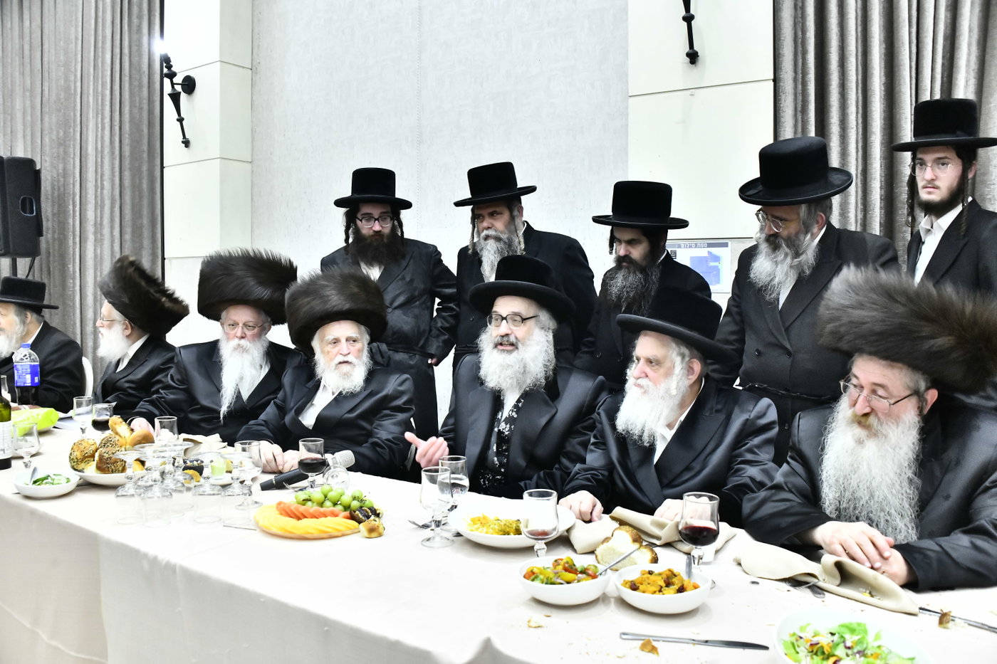 הכנסת ספר תורה לביהמ"ד סקולען בב"ב