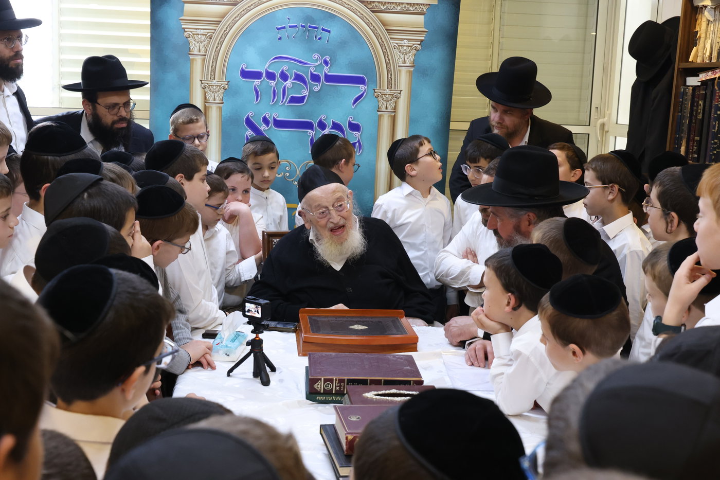ילדי עטרת שלמה אצל הגרמ"צ ברגמן
