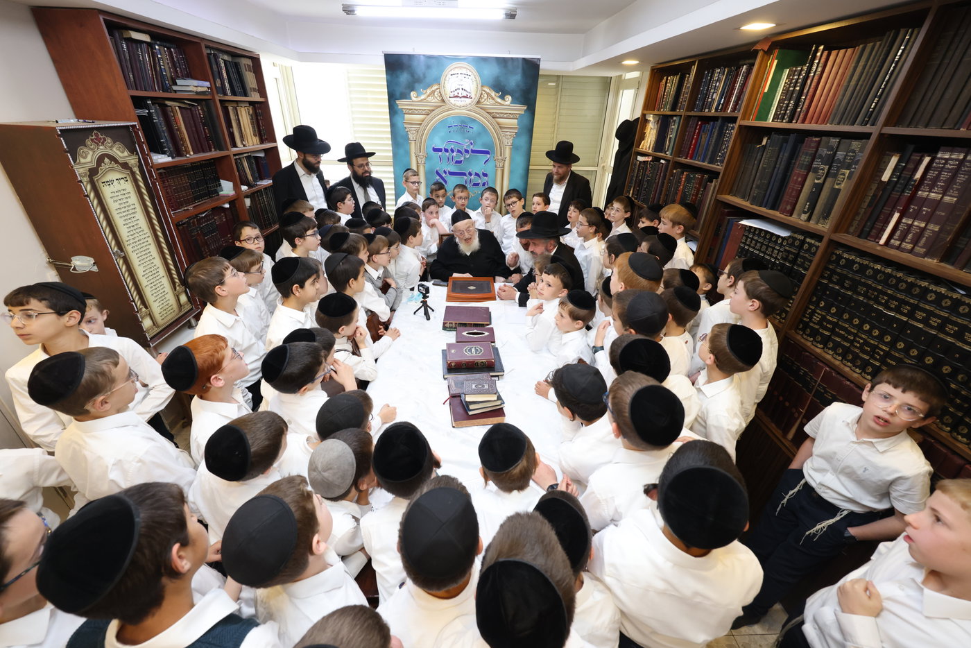 ילדי עטרת שלמה אצל הגרמ"צ ברגמן