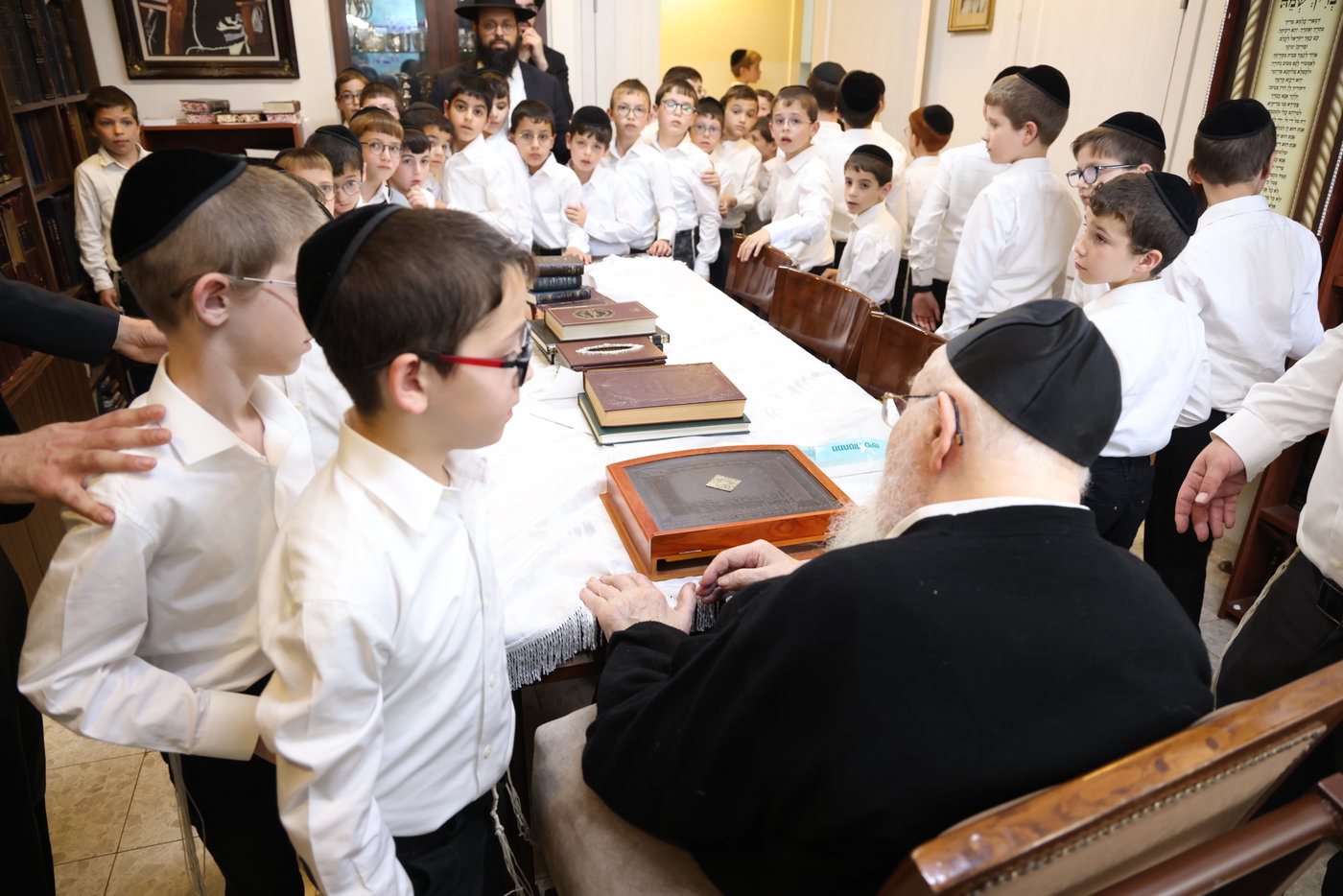 ילדי עטרת שלמה אצל הגרמ"צ ברגמן