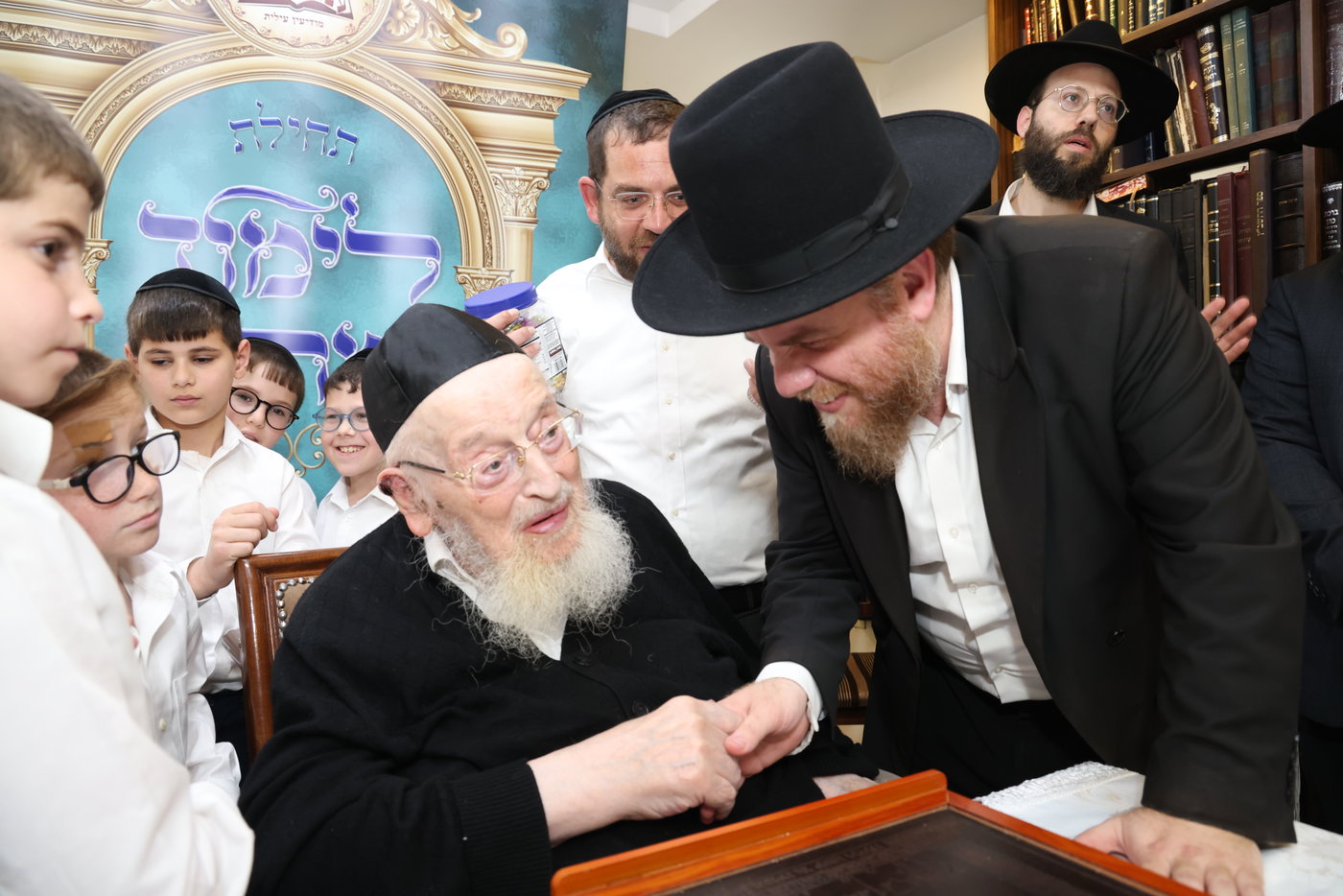 ילדי עטרת שלמה אצל הגרמ"צ ברגמן
