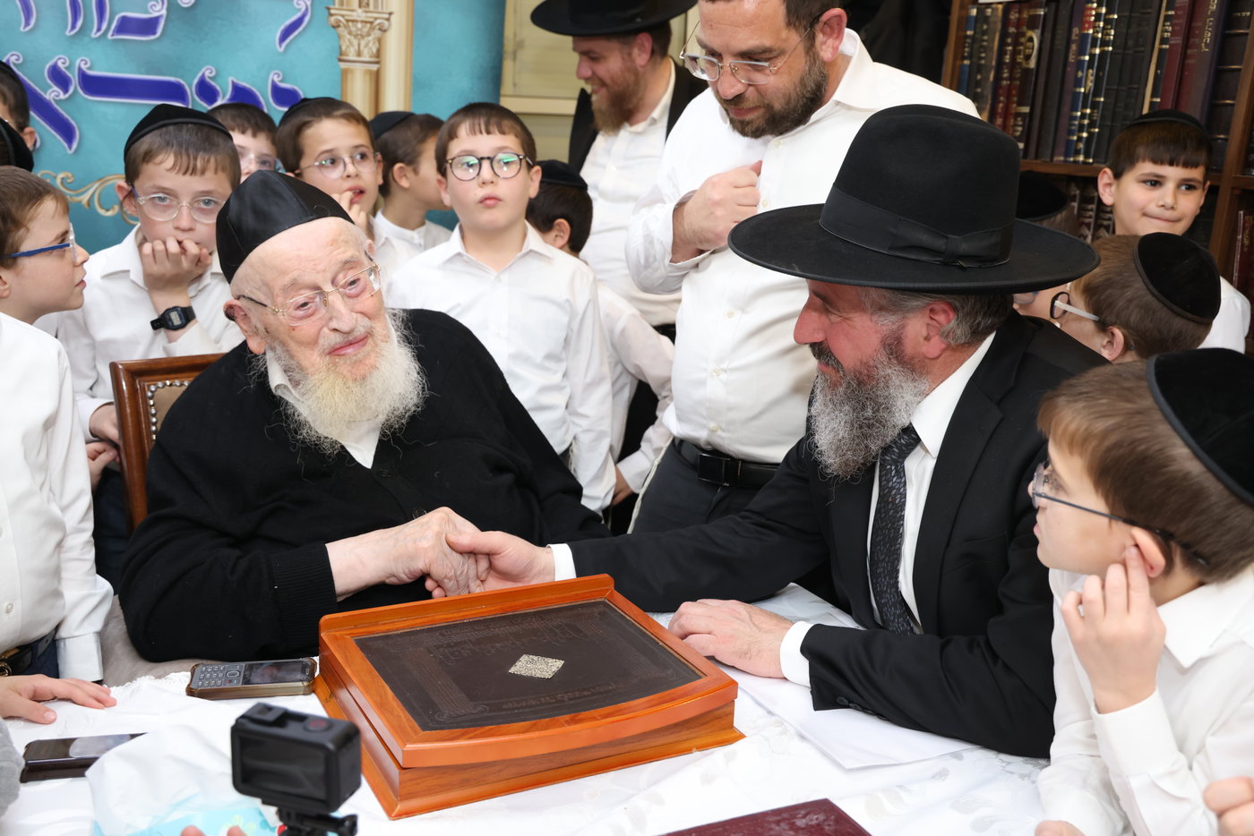 ילדי עטרת שלמה אצל הגרמ"צ ברגמן