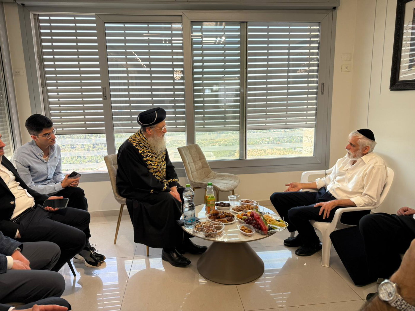המנחמים אצל משפחת ישי