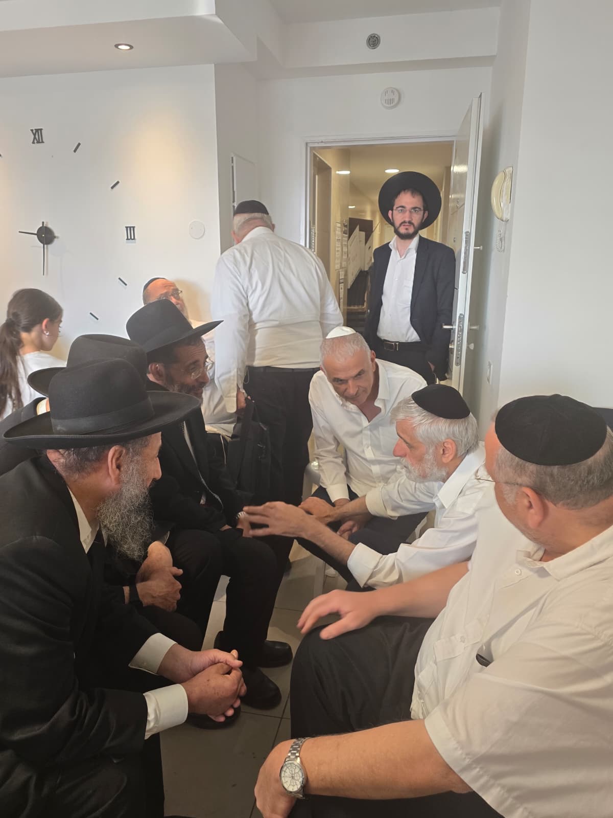 המנחמים אצל משפחת ישי