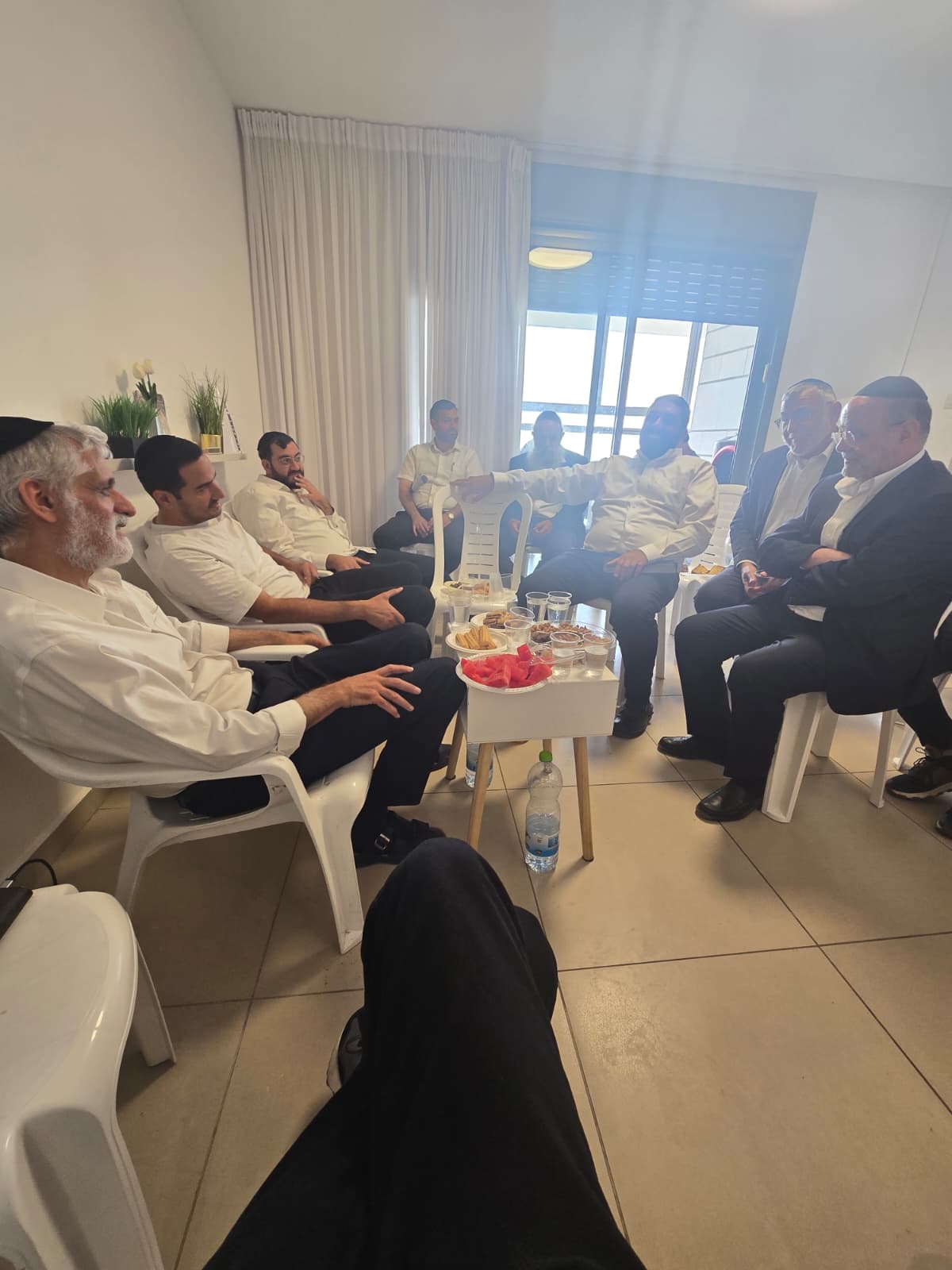 המנחמים אצל משפחת ישי