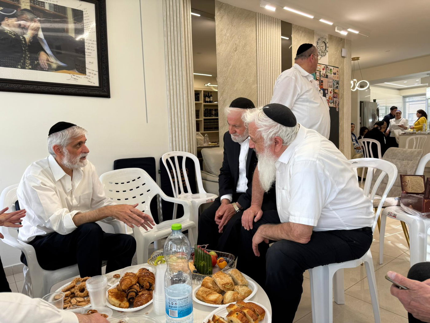 המנחמים אצל משפחת ישי