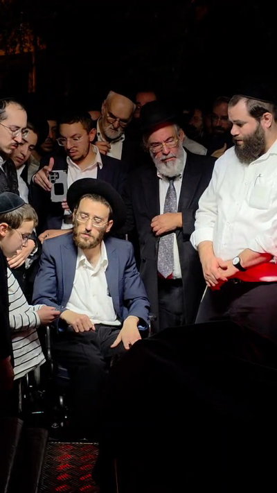 הבן היתום סופד לאמו ע"ה לצד אביו