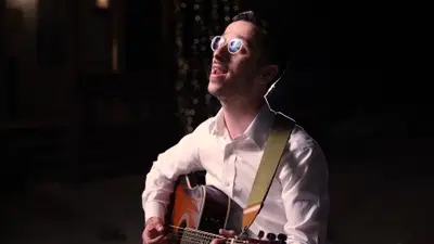 יהונתן צרפתי מחדש את שיר התורה: "שש אנכי"