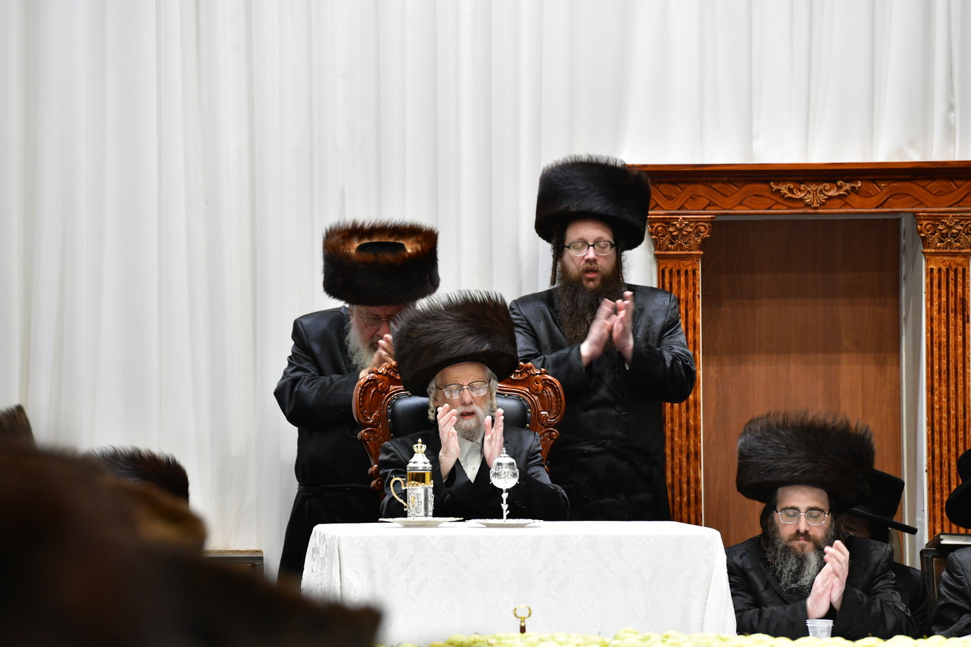 חג השבועות בחצה"ק סערט ויז'ניץ
