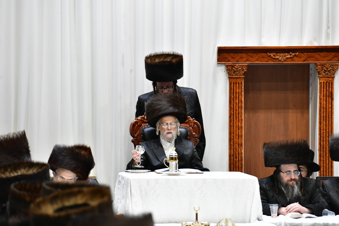 חג השבועות בחצה"ק סערט ויז'ניץ