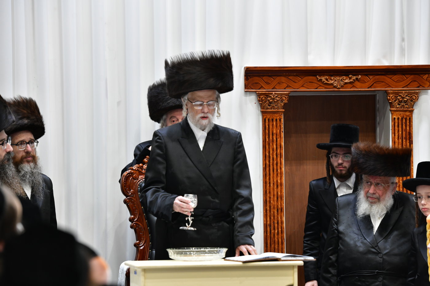 חג השבועות בחצה"ק סערט ויז'ניץ