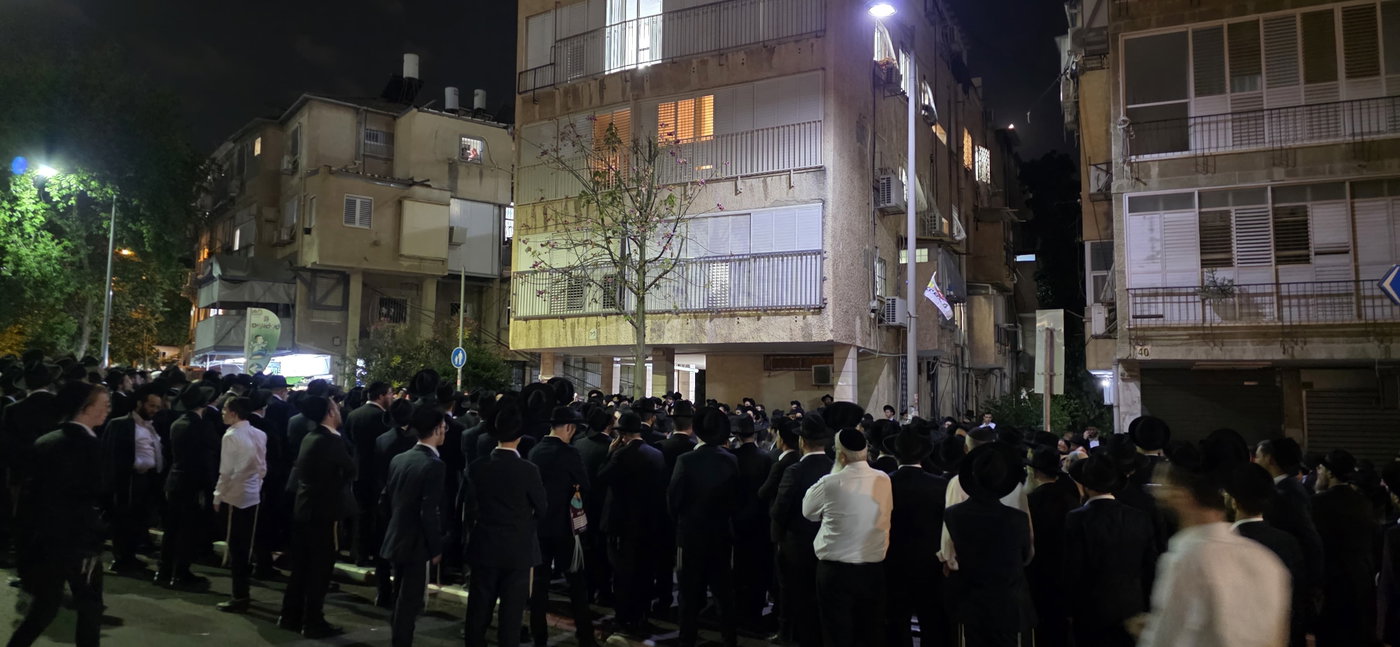 אסון רודף אסון; הדוד נספה באסון הרכבת, הבן נפטר, וכעת האבא הצעיר הלך לעולמו