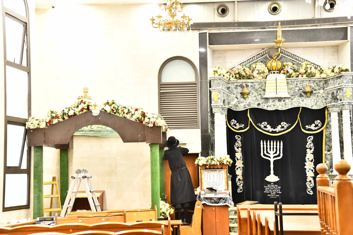 ערב חג השבועות בבני ברק